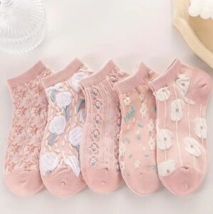 5 pairs Sweet Embroidered Floral Design Ankle Socks